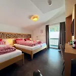 Boutique Alpenhof 3*