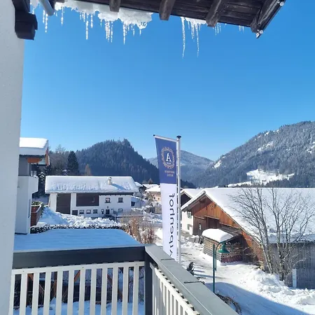 Boutique Alpenhof Hotel 3*