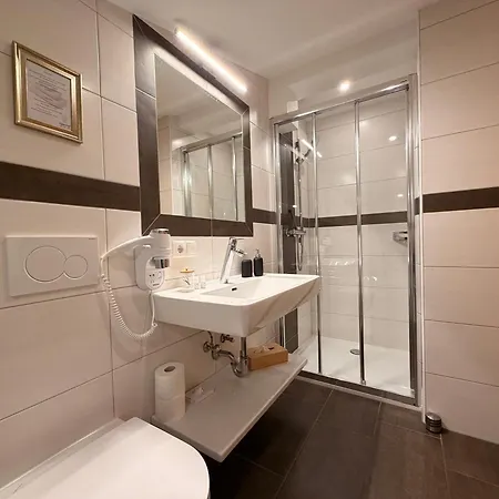 Boutique Alpenhof 3*